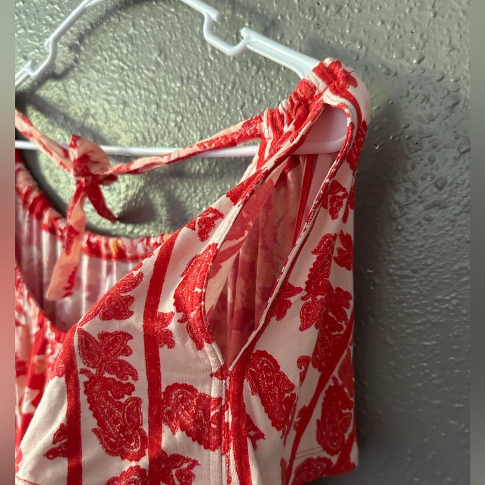 Free People Baja Babe Red Floral Print Tie Back Cold Shoulder Tee Size XS NWT - Picture 8 of 11